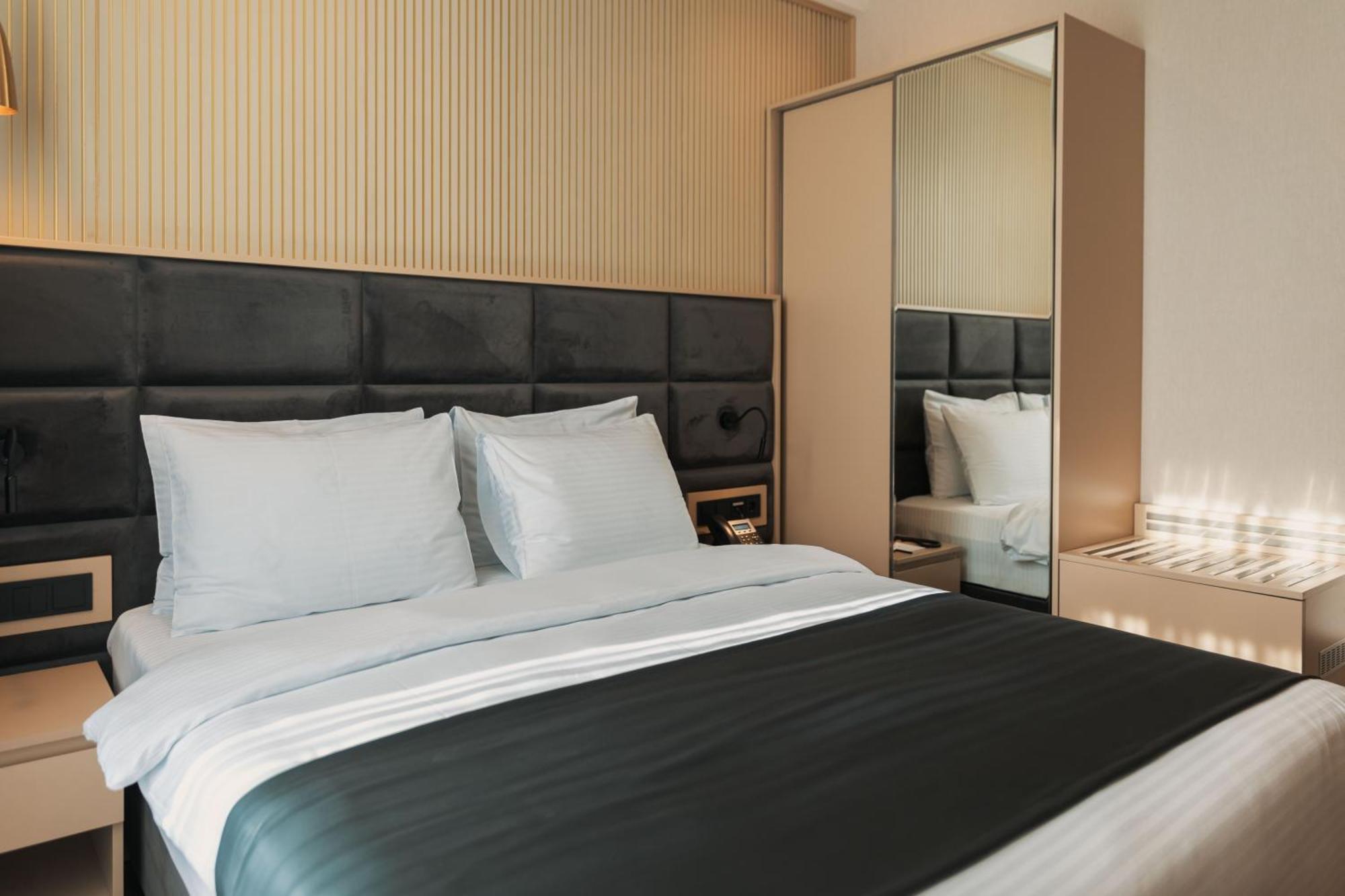 Hotel Monday By Dnt Group Tbilisi Exterior foto